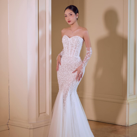 GLAMOROUS - LOOK 1