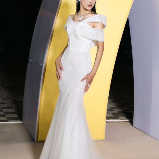 DREAM LIGHT - LOOK 4