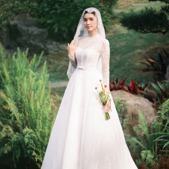ETHEREALITY OF LACE - LOOK 1