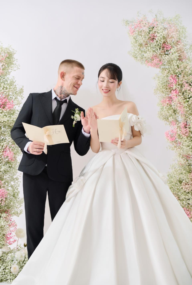 PRE WEDDING | Cổng Hoa