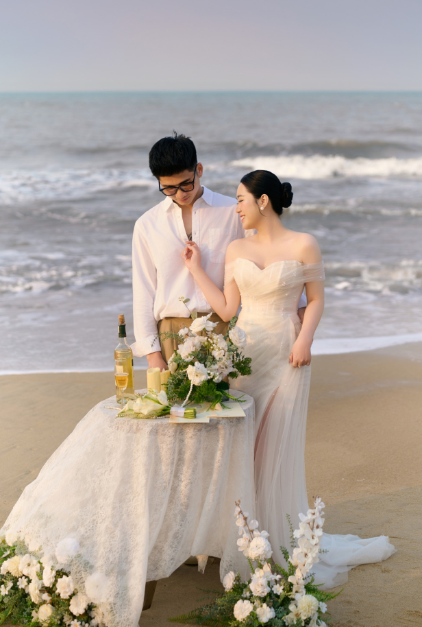 PRE WEDDING | Biển & Decor Bàn Hoa