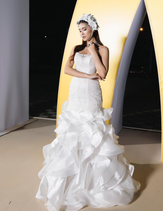 DREAM LIGHT - LOOK 6