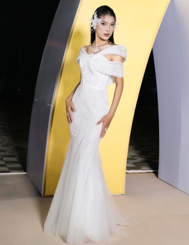 DREAM LIGHT - LOOK 4