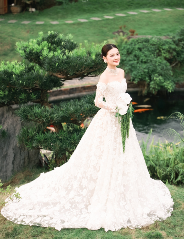 ETHEREALITY OF LACE - LOOK 8
