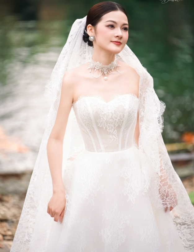ETHEREALITY OF LACE - LOOK 10