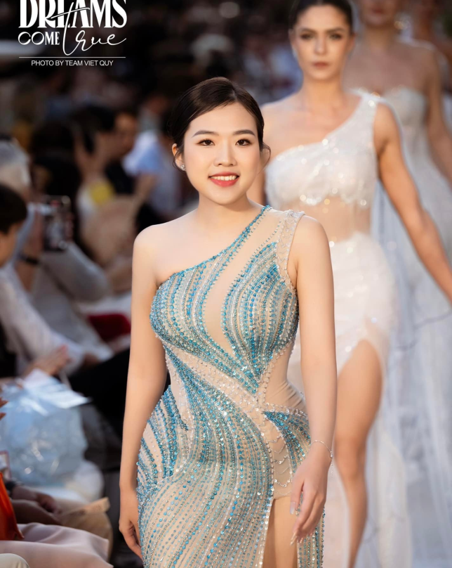 FASHION SHOW: DREAM COMES TRUE