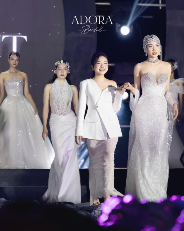 FASHION SHOW 