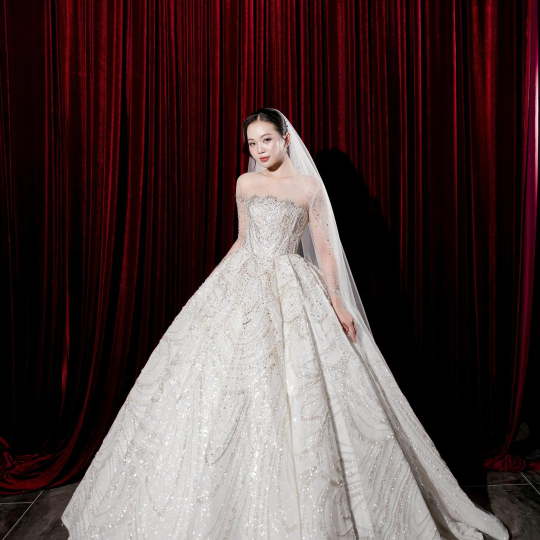 𝗔𝗠𝗢𝗥 𝗙𝗔𝗧𝗜 𝗖𝗢𝗟𝗟𝗘𝗖𝗧𝗜𝗢𝗡 - LOOK 7