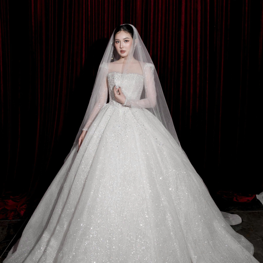 𝗔𝗠𝗢𝗥 𝗙𝗔𝗧𝗜 𝗖𝗢𝗟𝗟𝗘𝗖𝗧𝗜𝗢𝗡 - LOOK 4