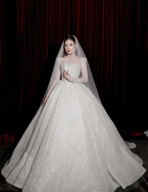 𝗔𝗠𝗢𝗥 𝗙𝗔𝗧𝗜 𝗖𝗢𝗟𝗟𝗘𝗖𝗧𝗜𝗢𝗡 - LOOK 4