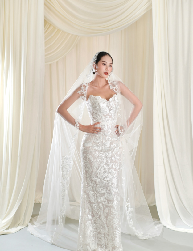 Lightly Queen | Reception Dress - LOOK 1