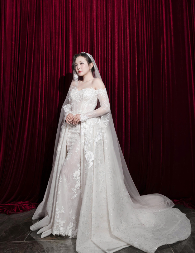 𝗔𝗠𝗢𝗥 𝗙𝗔𝗧𝗜 𝗖𝗢𝗟𝗟𝗘𝗖𝗧𝗜𝗢𝗡 - LOOK 10